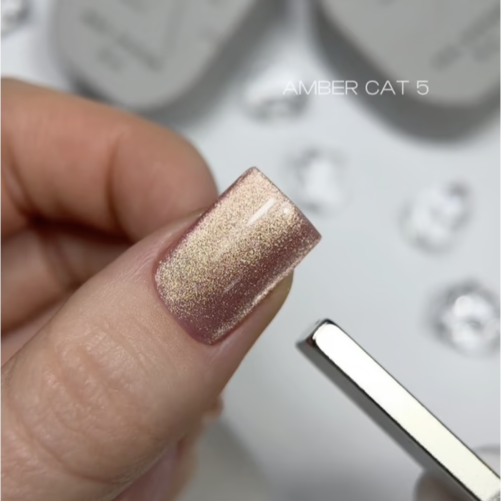 Saga Professional Гель-лак Amber Cat №05 AmC-05 Украина 10 ml